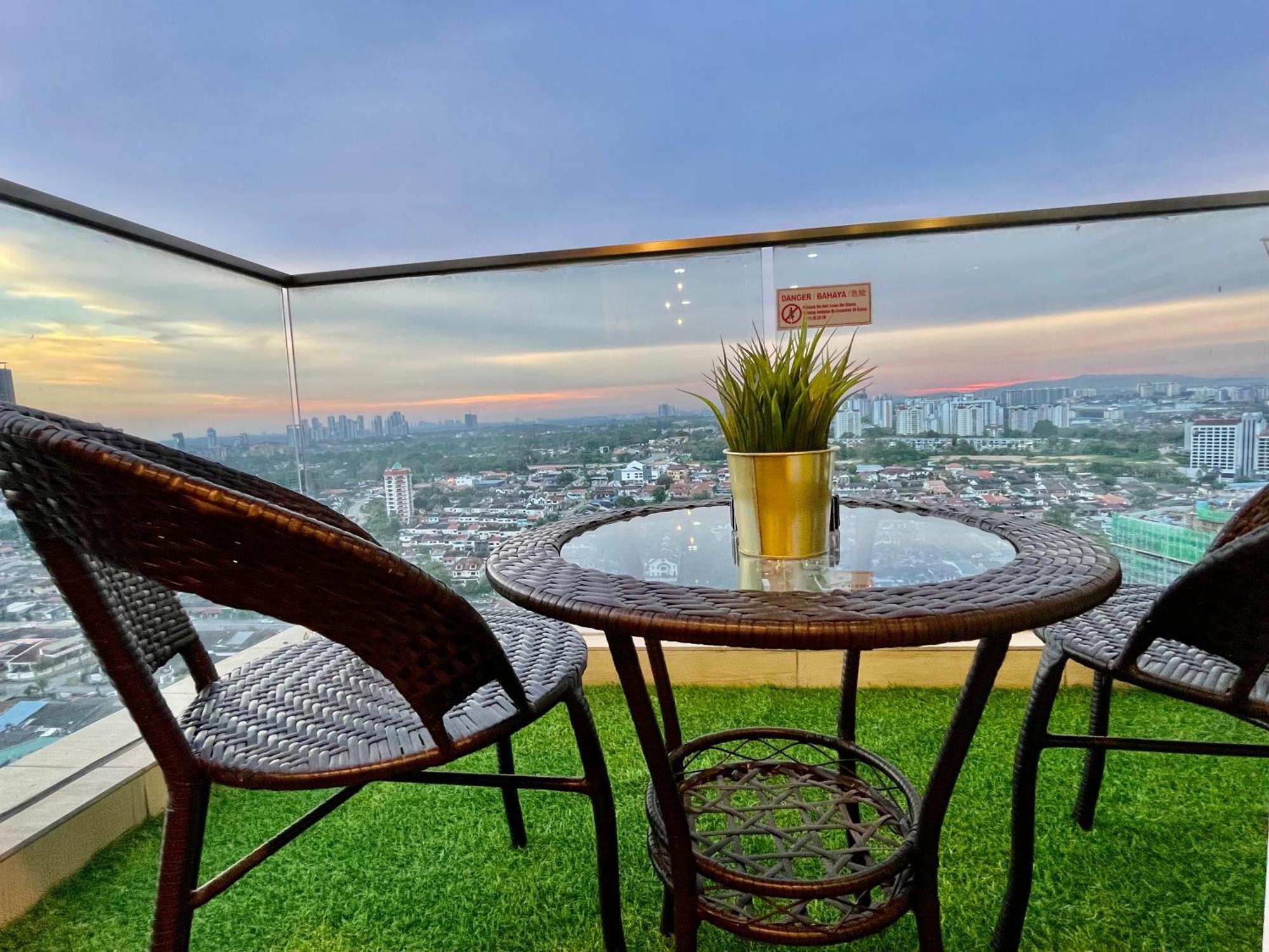 Ksl Mall 7-10pax 2b2b Netflix-smarttv 65inch * Johor Bahru